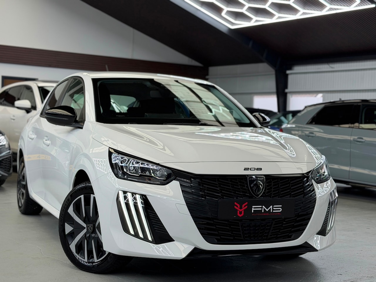 Peugeot 208 - 1.2 Hybrid 100 e-DCS6 Active CarPlay - AutoWereld.nl