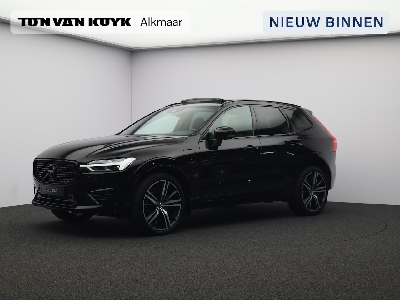 Volvo XC60 - T8 AWD Recharge R-Design / Trekhaak / Pan. dak / 360 camera / Stoel+stuur+achterbankverwar - AutoWereld.nl
