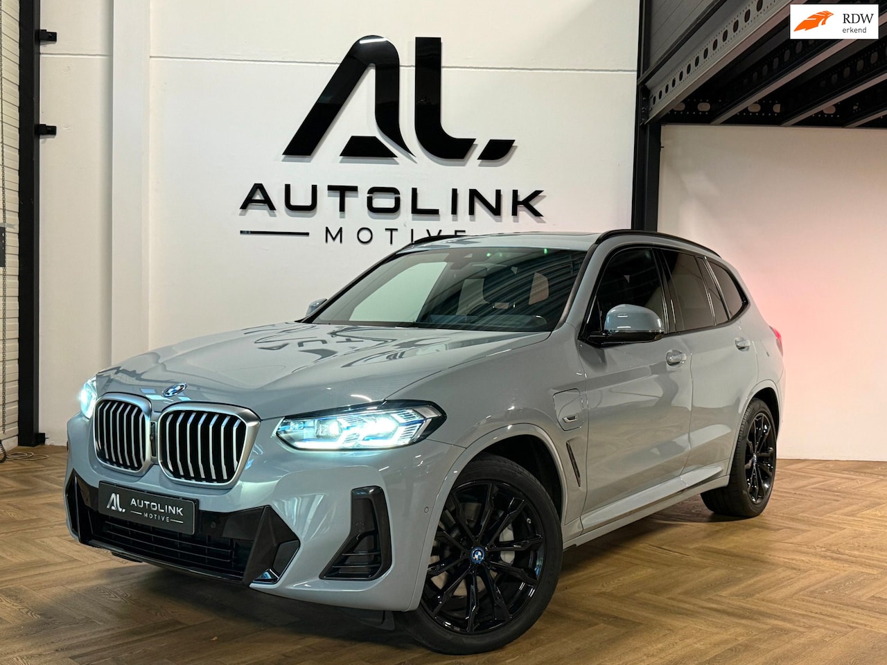 BMW X3 - XDrive30e Executive|M-SPORT|HUD|360|PANO|VOLL - AutoWereld.nl