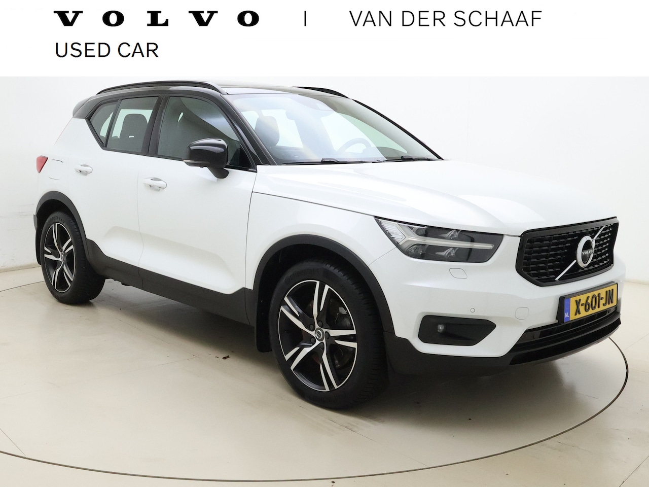 Volvo XC40 - T5 262pk Recharge R-Design / Elektr. Stoelen / Panoramadak / Harman&Kardon Audio / Trekhaa - AutoWereld.nl
