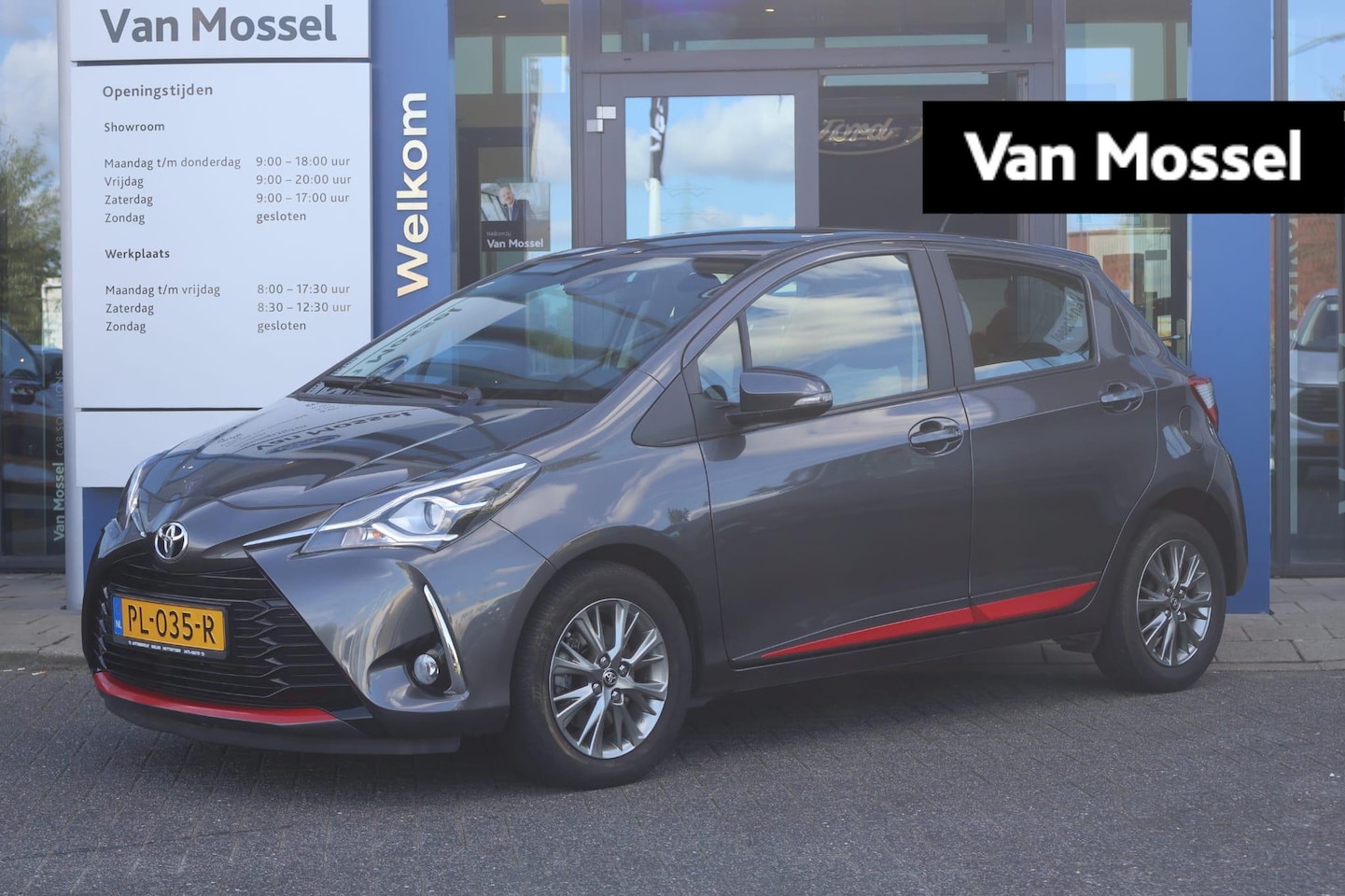 Toyota Yaris - 1.5 VVT-i Design Red | Automaat | Cruise Control | Camera | Climate Control | - AutoWereld.nl