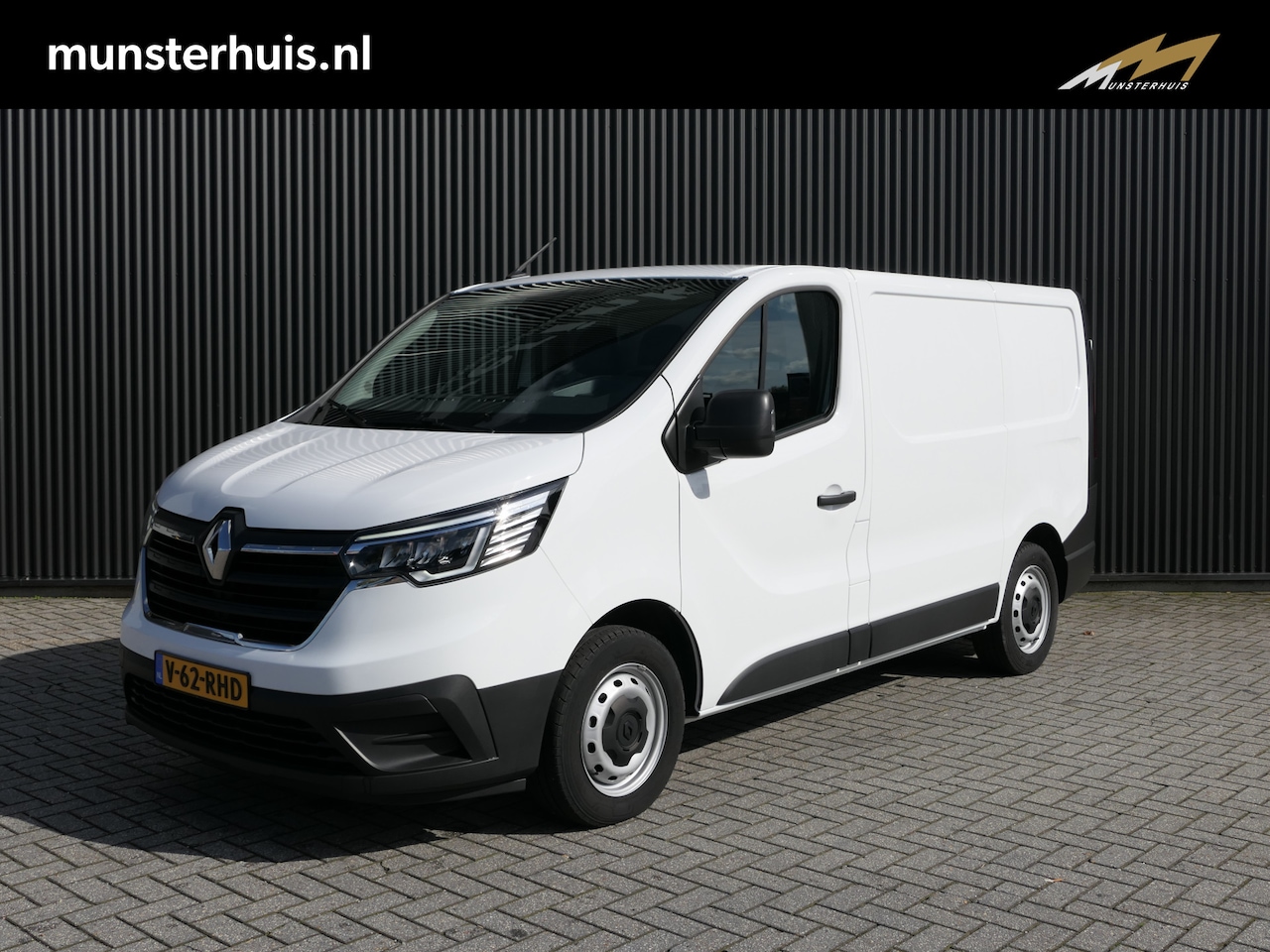 Renault Trafic - 2.0 dCi 130 T29 L1H1 Comfort - Bluetooth - Radio - Vloerplaat - Betimmering laadruimte - AutoWereld.nl