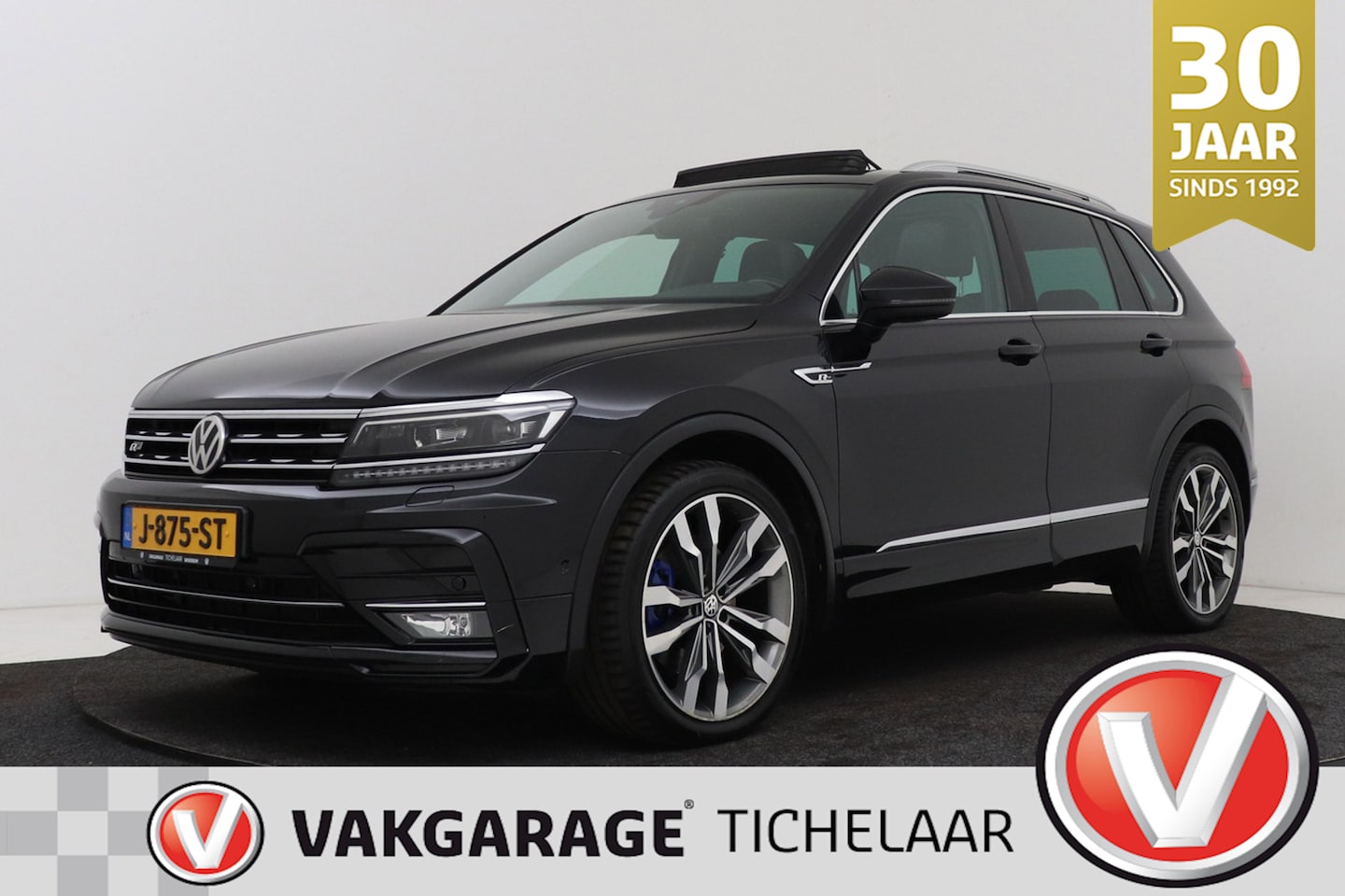 Volkswagen Tiguan - 2.0 TSI 4Motion Highline R-Line | Trekhaak | Panoramadak | Camera | CarPlay | - AutoWereld.nl
