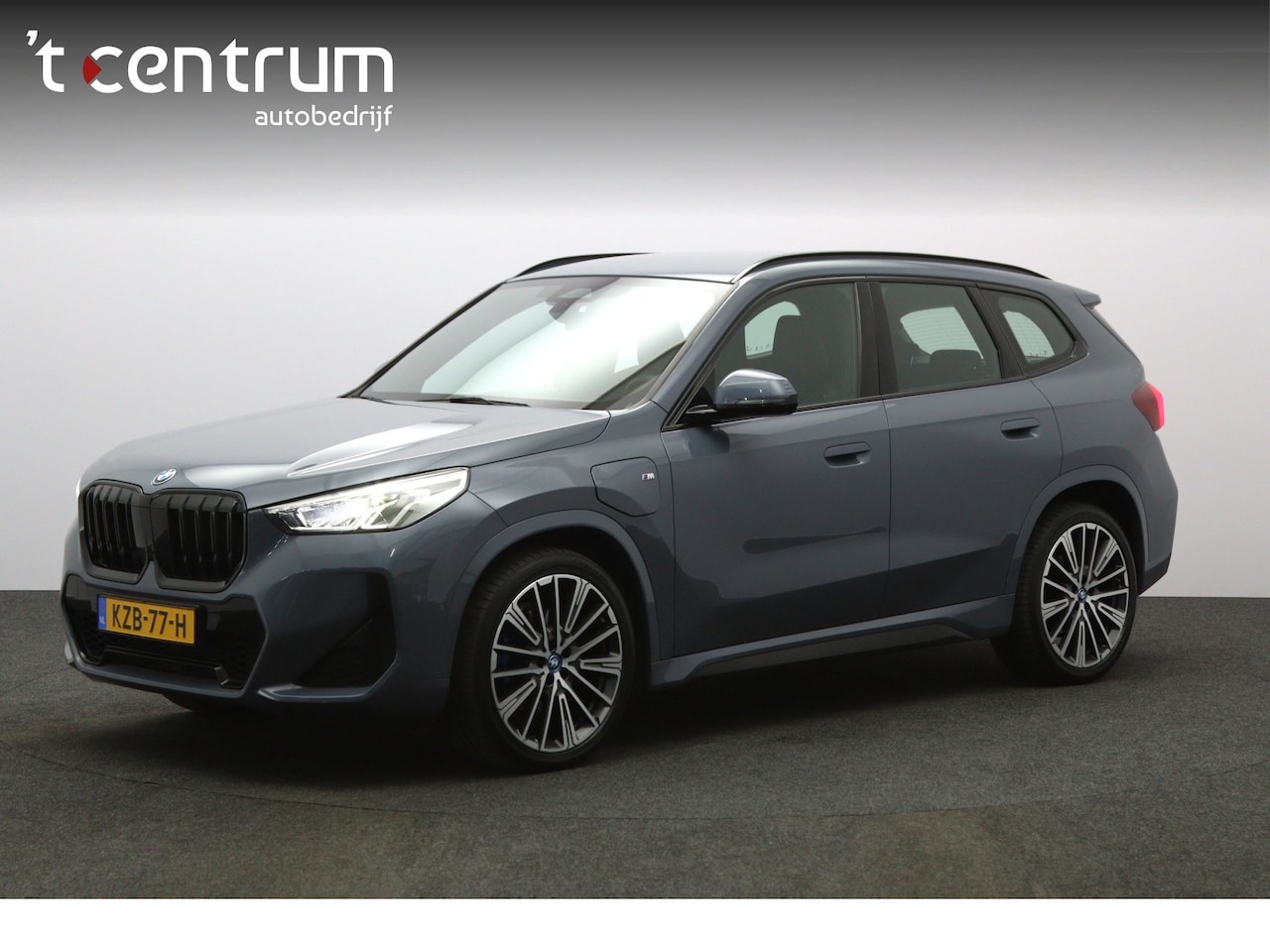 BMW X1 - xDrive25e M-Sport 245 PK PHEV, 20" LM, Camera, Carplay, H/K Sound - AutoWereld.nl