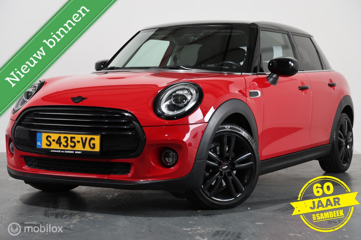 MINI 5-Deurs - 1.5 Cooper - Pano - Carplay - Camera - AutoWereld.nl