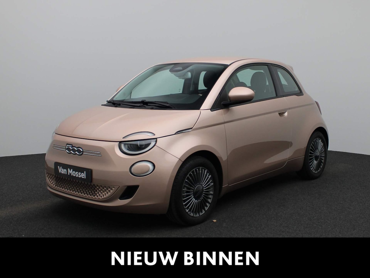 Fiat 500e - Icon 42 kWh | Navigatie | Stoelverwarming | Parkeersensoren achter | - AutoWereld.nl