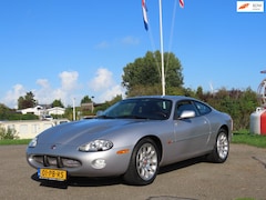 Jaguar XKR - 4.0 V8 Coupé *KETTING VERVANGEN *NETTE AUTO