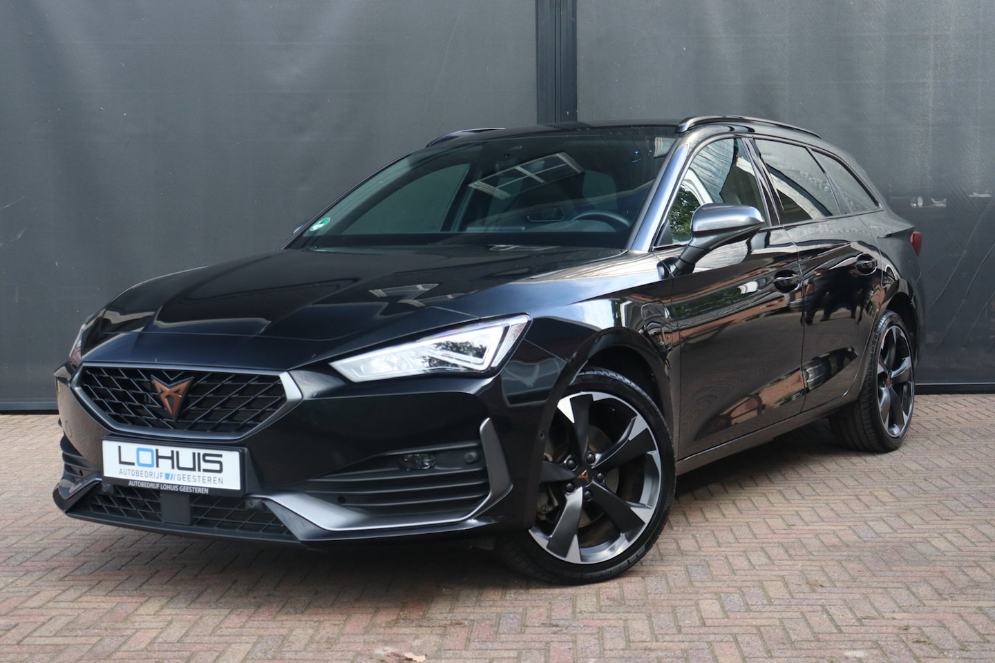 CUPRA Leon Sportstourer - 1.4 e-Hybrid VZ Black Edition DSG 204PK | ACC | CARPLAY | VIRTUAL | CAMERA | LED - AutoWereld.nl