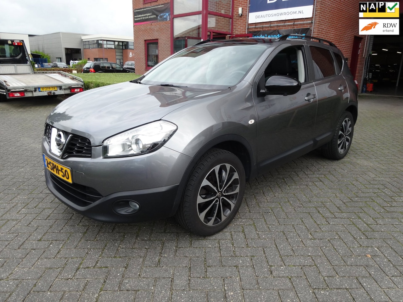 Nissan Qashqai - 1.6 360/Camera/Airco/Navi/Cruis/Panoramdak - AutoWereld.nl