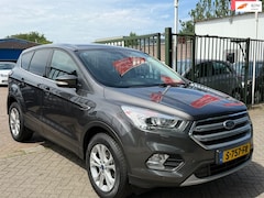 Ford Kuga - 1.5 EcoBoost ST Line 1e eigenaar dealer onderhouden zeer netjes achteruit camera cruis con
