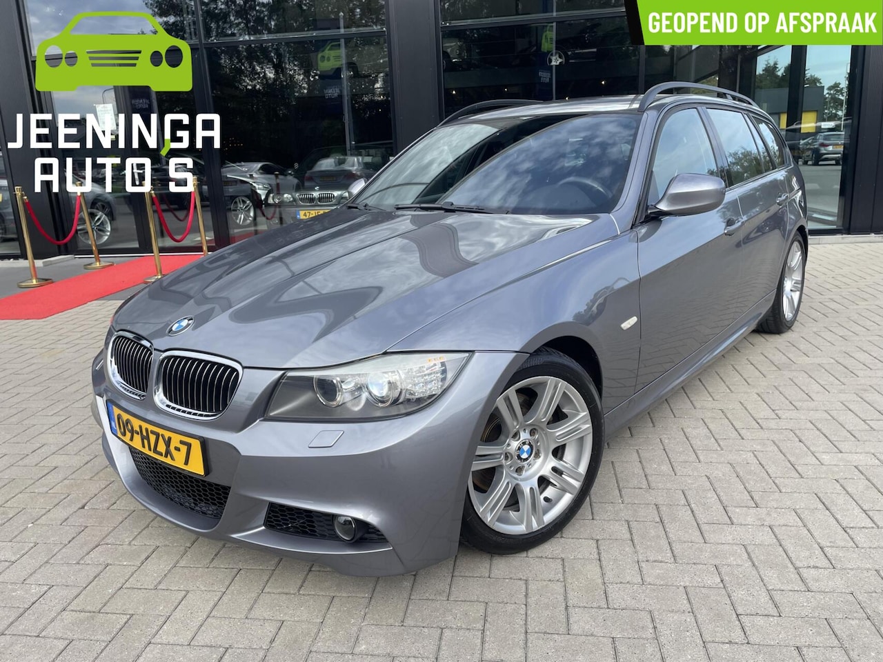 BMW 3-serie Touring - 325i High Executive|Trekhaak|Navi|M-pakket|Stoelverwarming - AutoWereld.nl