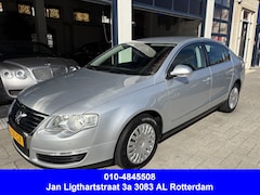 Volkswagen Passat - 1.8 TFSI Comfortline Business NL AUTO * NIEUWSTAAT *DEALER OND