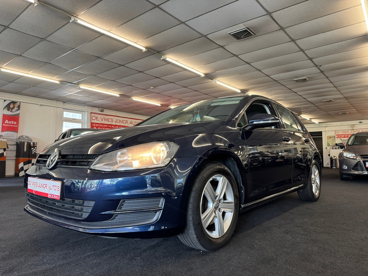 Volkswagen Golf - 1.2 TSI Trendline. Car play, Distributie+wp vervangen, 6-ver en meer! - AutoWereld.nl