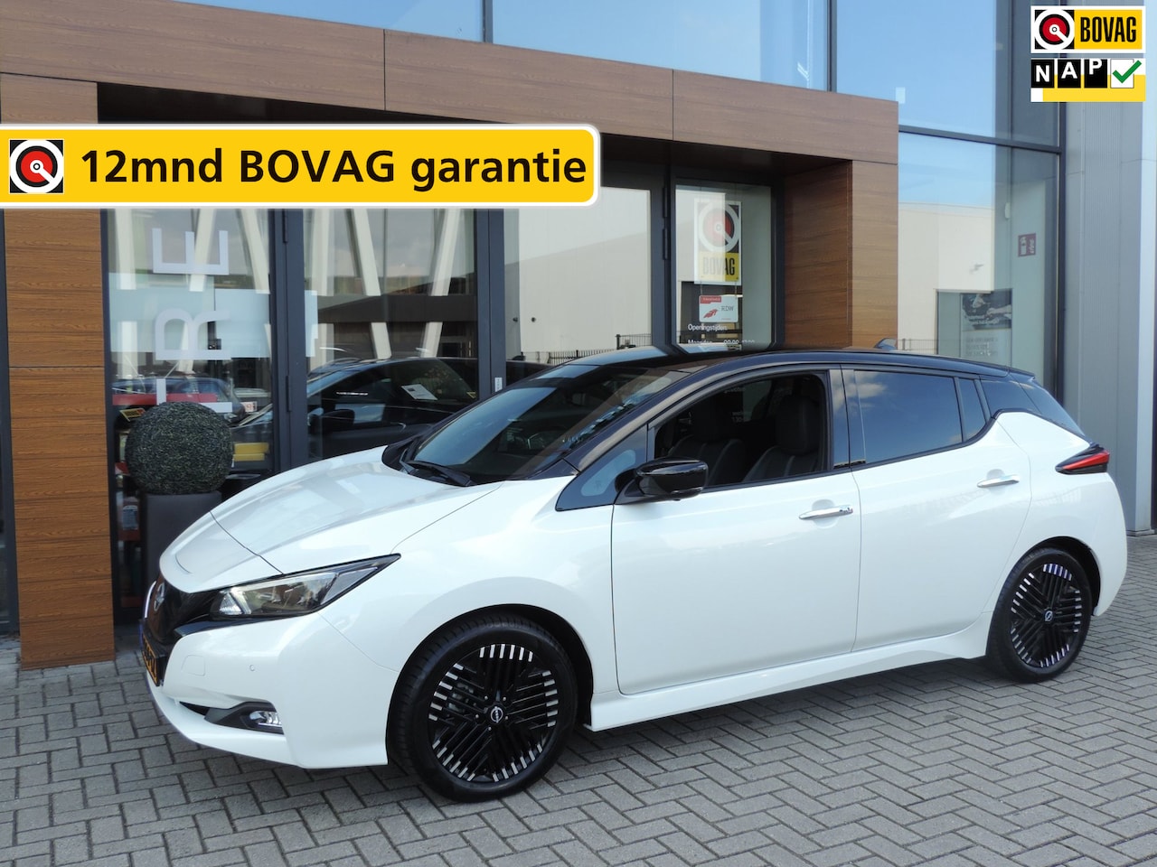 Nissan LEAF - Tekna Bi-Tone 39 kWh 13.000km | SOH 100% | 1e Eig | Afn.th | Stoel/stuurverw | Halfleer | - AutoWereld.nl