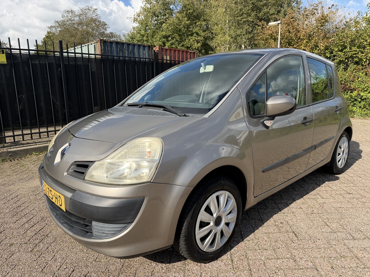 Renault Modus - 1.2 TCE Expression Airco/Cruise/Trekhaak - AutoWereld.nl