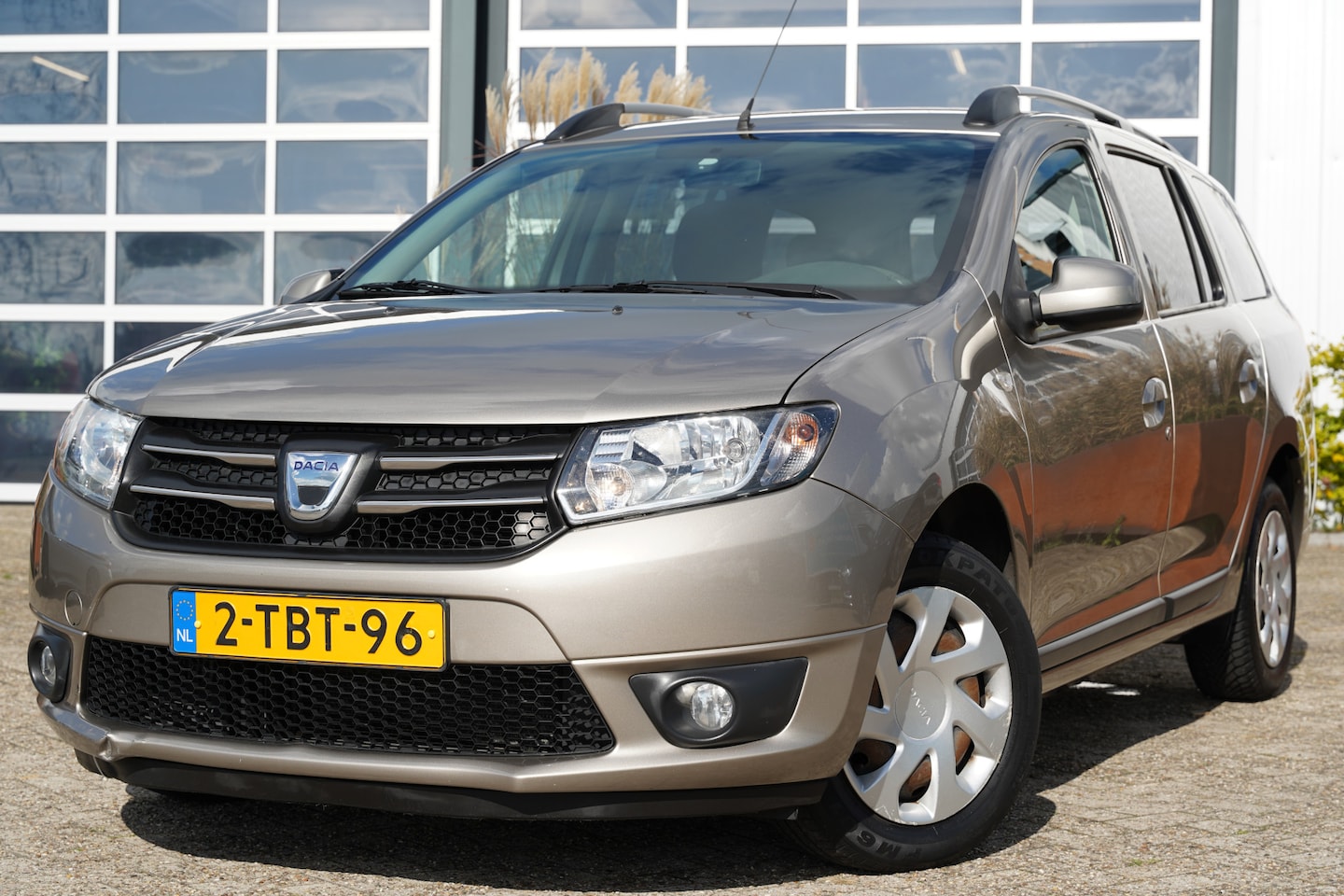 Dacia Logan MCV - 0.9 TCe Prestige 90pk | Audio-navigatie full map | Bluetooth | Cruise control | Isofix bev - AutoWereld.nl