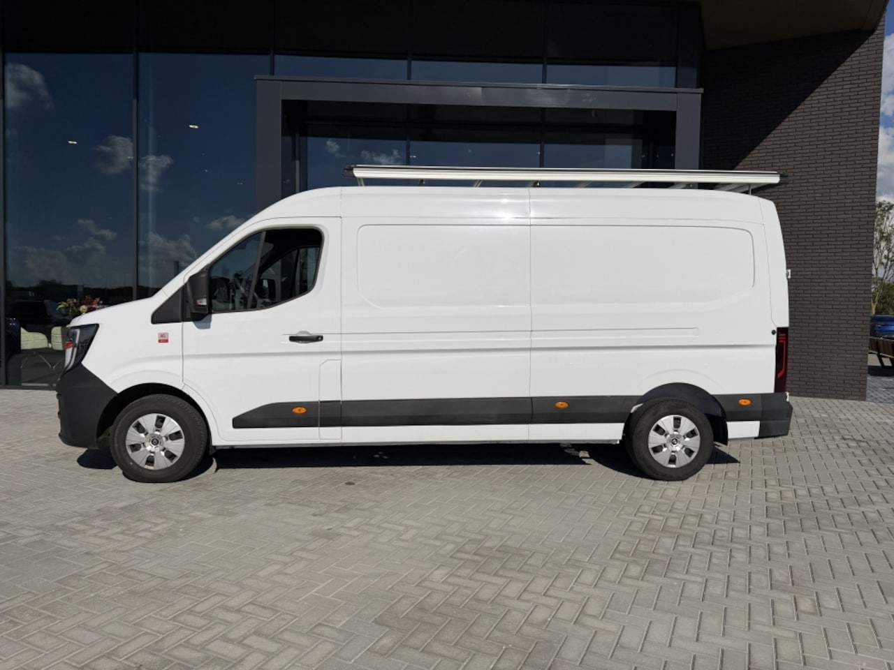 Renault Master - T35 2.0dCi L3H2 | Trekhaak | Imperiaal | Ladder | - AutoWereld.nl