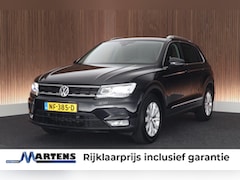 Volkswagen Tiguan - 1.4 TSI 125pk Connected Series Trekhaak Camera Navigatie