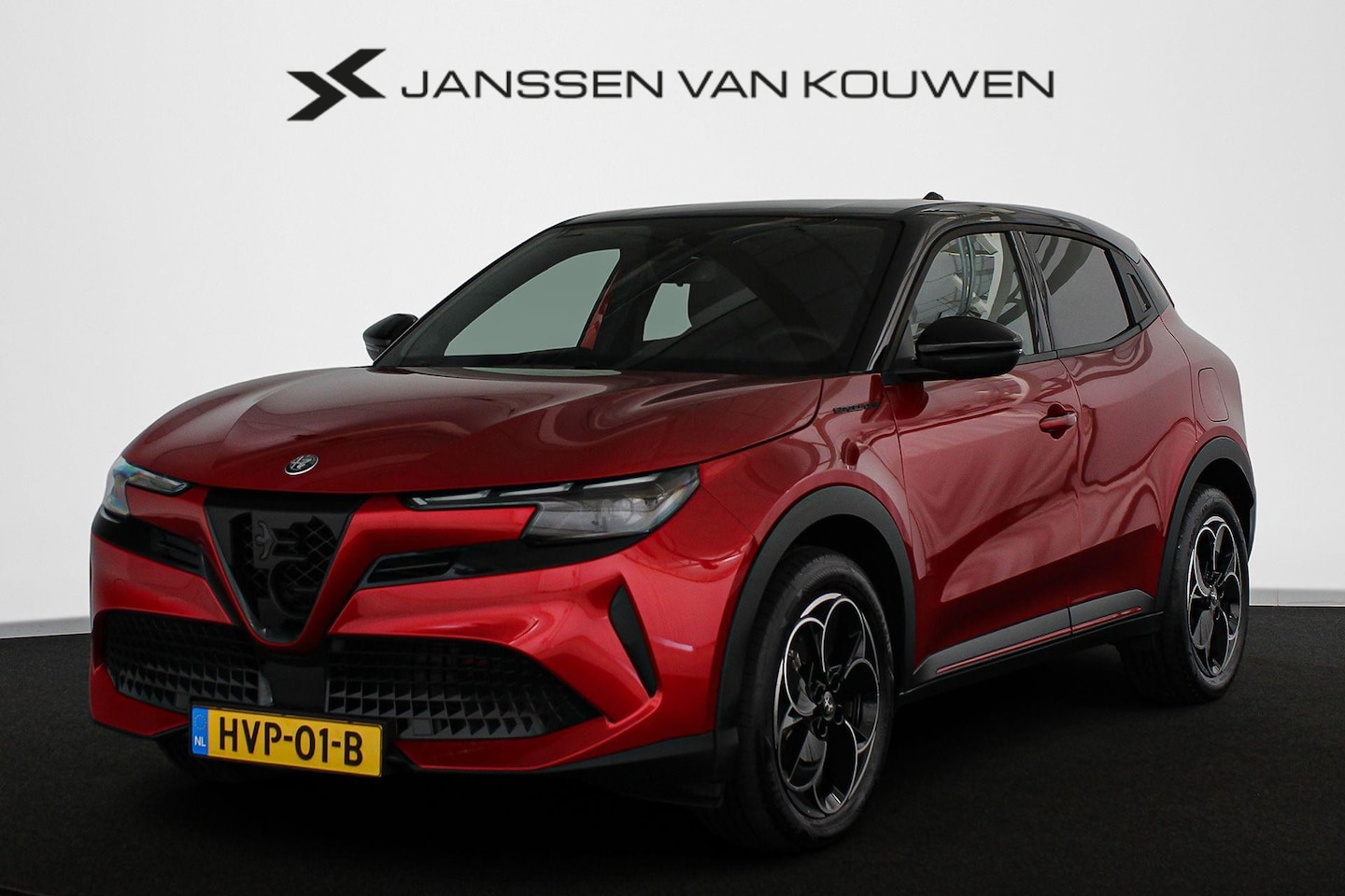 Alfa Romeo Junior - Elettrica Speciale 54 kWh Massage Stoelverwarming Camera Keyless - AutoWereld.nl