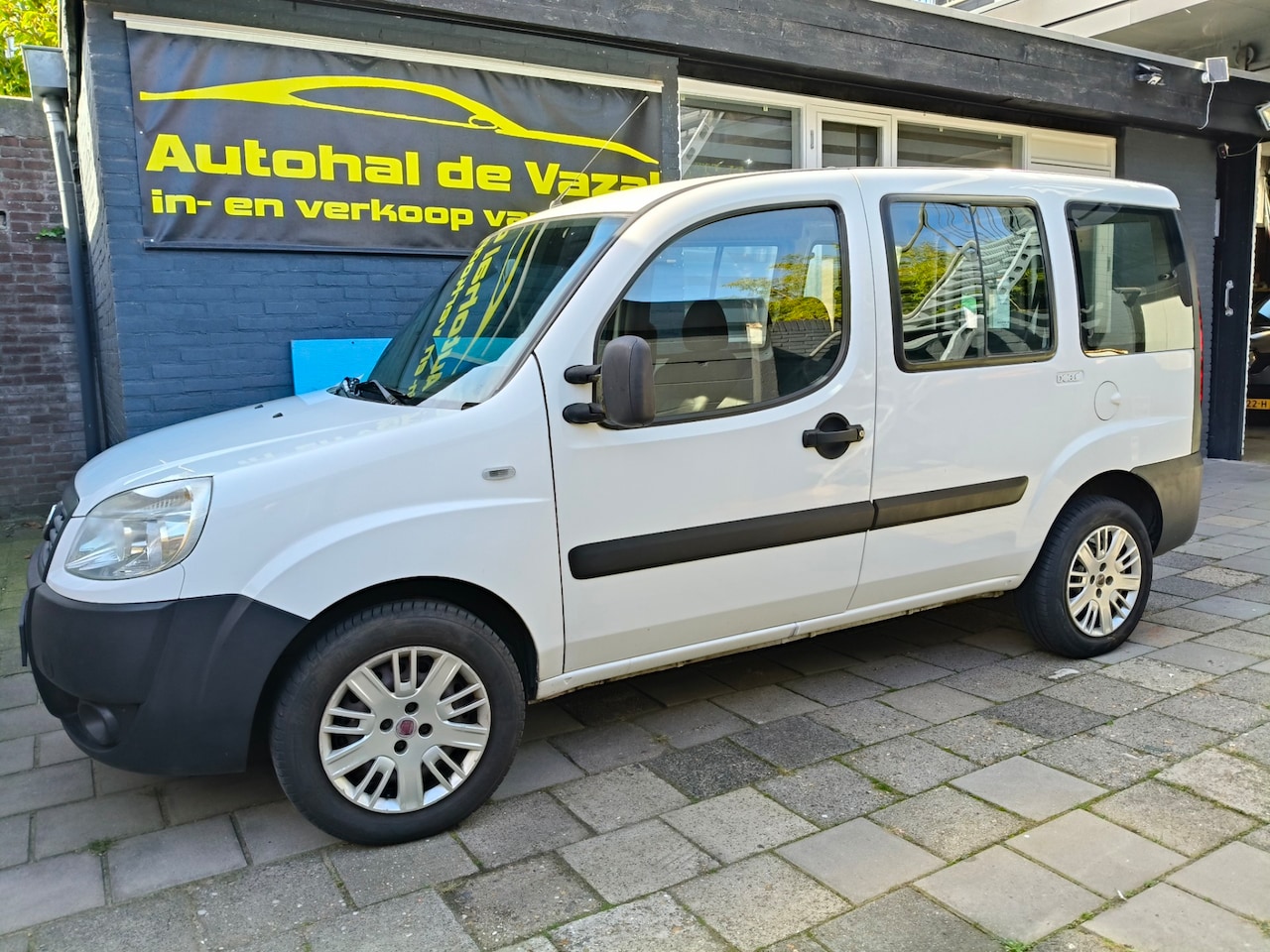Fiat Doblò - 1.4 Active NW Koppeling en banden , distr gedaan - AutoWereld.nl