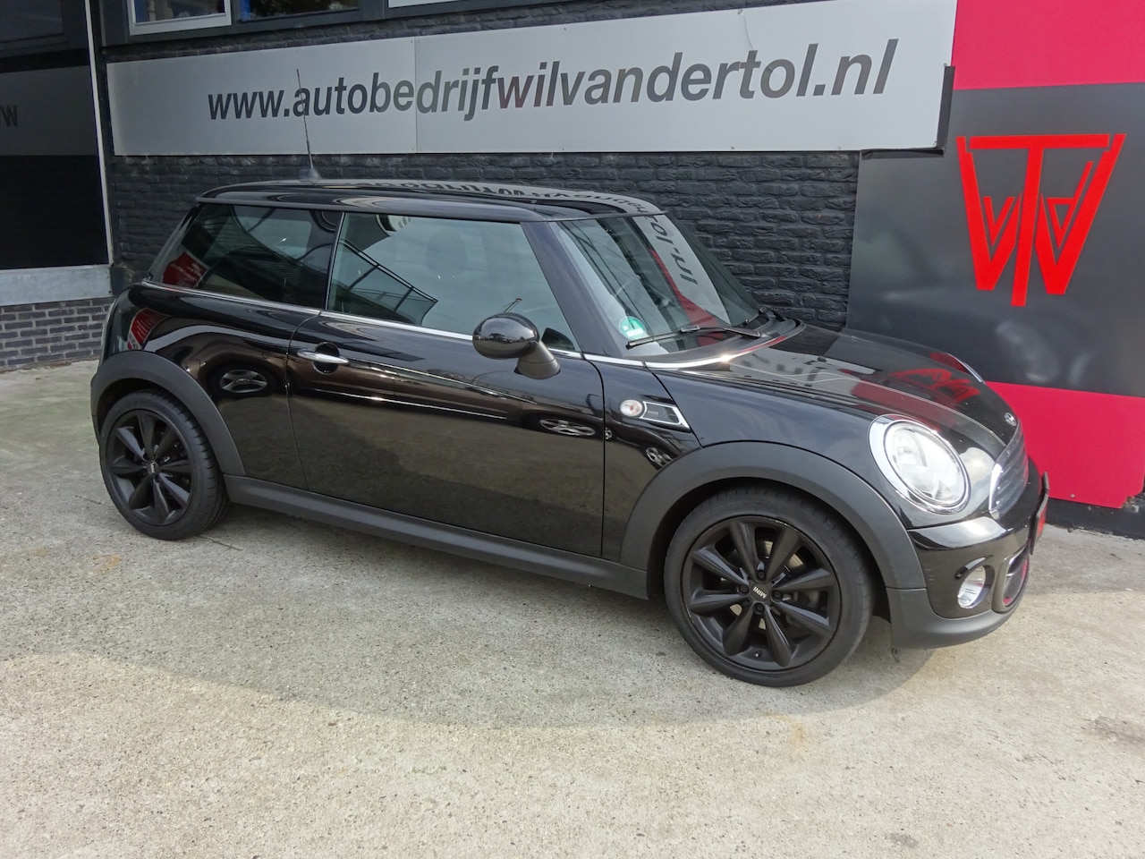 MINI 3-Deurs - 1.6 ONE BAKERSTREET | PANORAMA | NAVIGATIE | CRUISE | NIEUWE APK!! - AutoWereld.nl