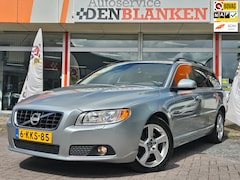 Volvo V70 - 1.6 T4 Nordic Automaat BJ.2013 / Navi / Leder / Xenon / PDC / 17"Lmv / Trekhaak