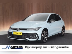 Volkswagen Golf - 1.5 eHybrid GTE 272pk Black Style DCC Trekhaak Camera Stoelverwarming HUD Keyless Navigati