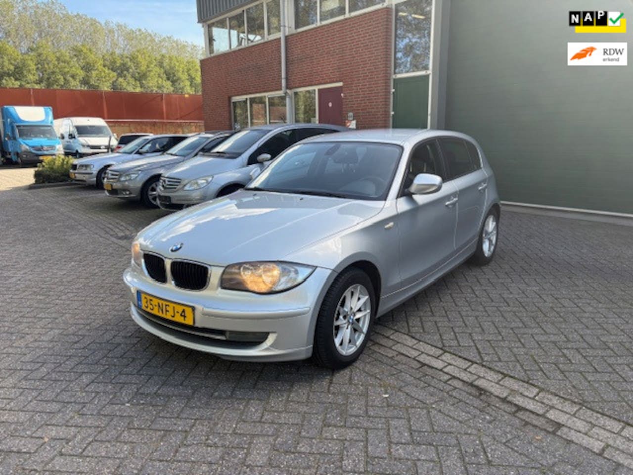 BMW 1-serie - 2.0 116i Business Line - AutoWereld.nl