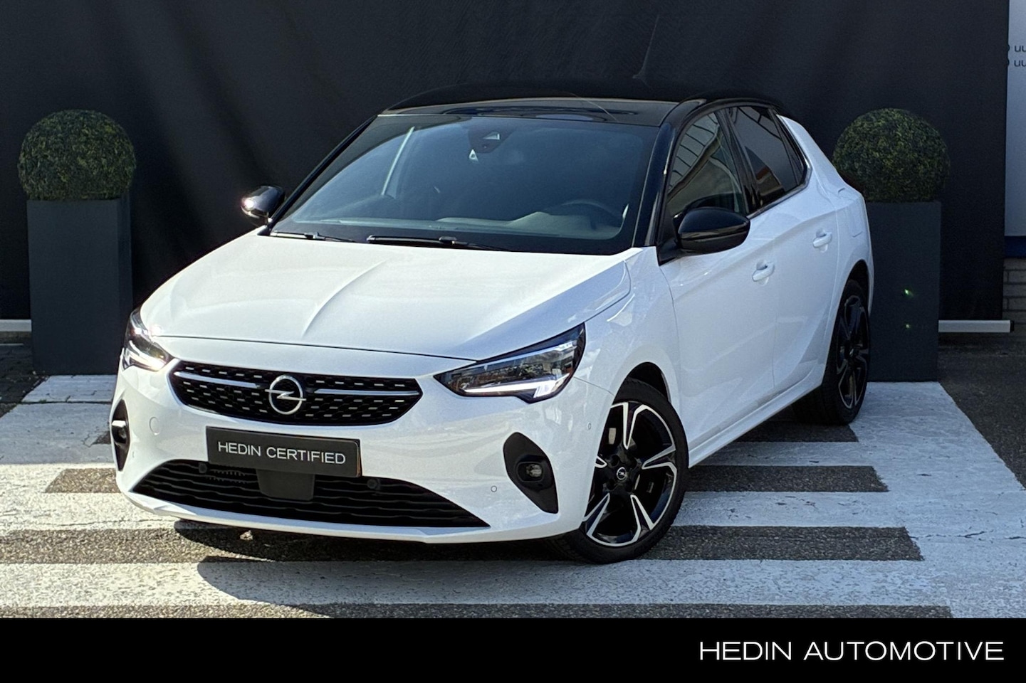 Opel Corsa - 1.2 Turbo Ultimate Panorama dak | Dode hoek Detectie | Camera - AutoWereld.nl