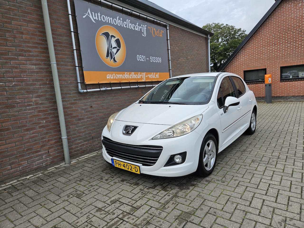 Peugeot 207 - 1.4 VTi Blue Lease 1.4 VTi Blue Lease (stuurbekrachting defect) - AutoWereld.nl