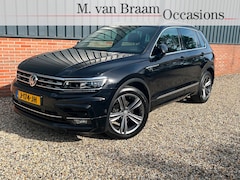 Volkswagen Tiguan - 1.5 TSI R-Line Paroramdak/Trekhaak/Camera