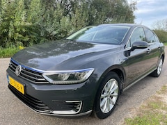 Volkswagen Passat - 1.4 TSI GTE Connected Series