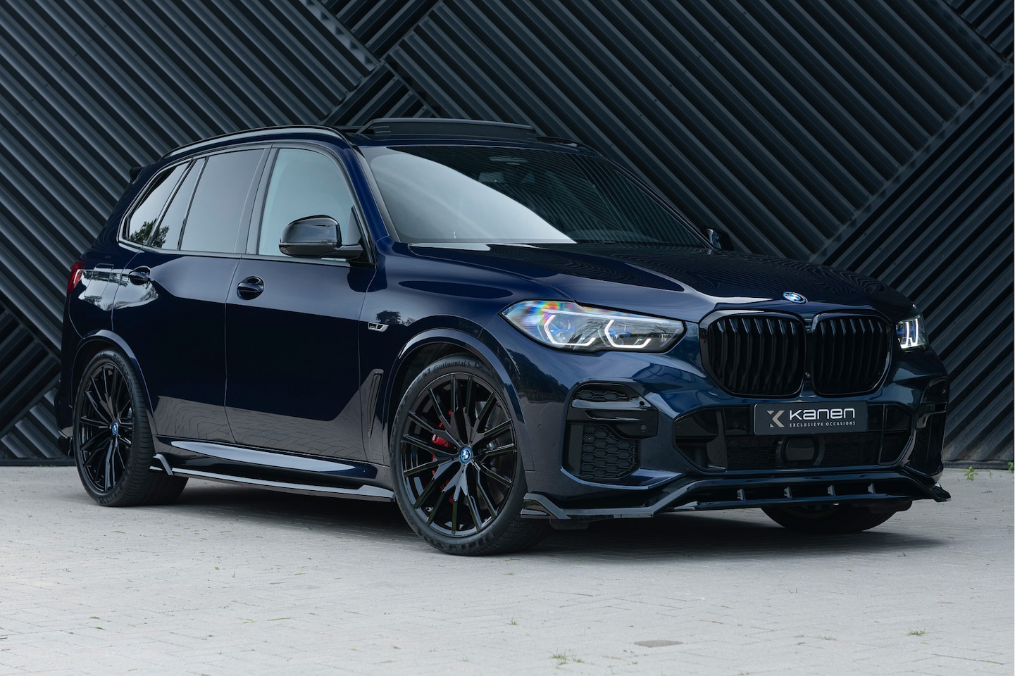BMW X5 - xDrive45e Luchtv. Pano Laserlicht HUD HK 360 Trekhaak Achterasbest. Merino M Sport - AutoWereld.nl