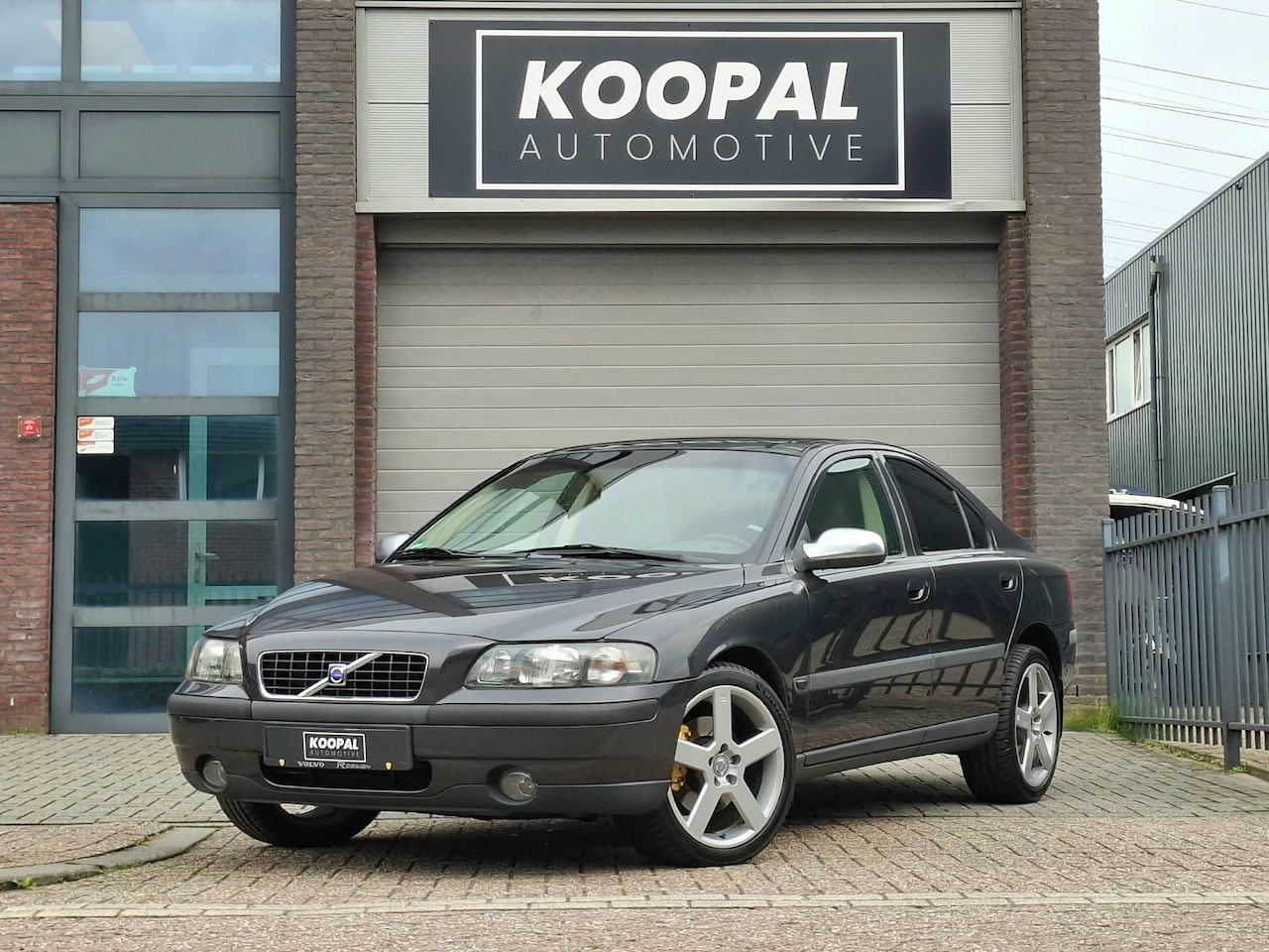 Volvo S60 - 2.4 Edition | Trekhaak | R-velgen | Brembo - AutoWereld.nl