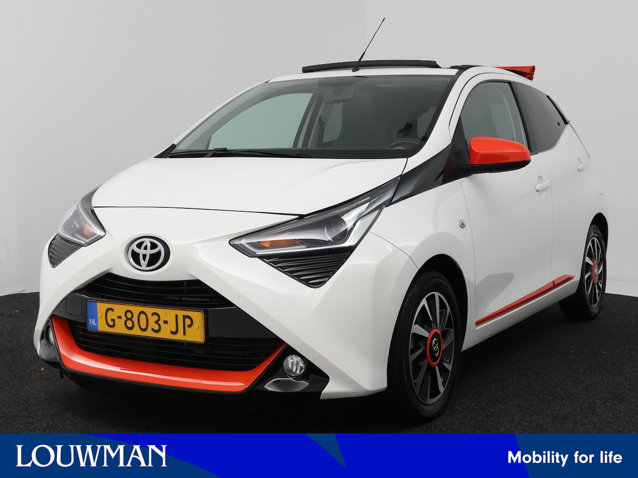 Toyota Aygo - 1.0 VVT-i x-cite | Vouwdak | Apple Carplay/Android Auto | Camera | Airco | LM Velgen | - AutoWereld.nl