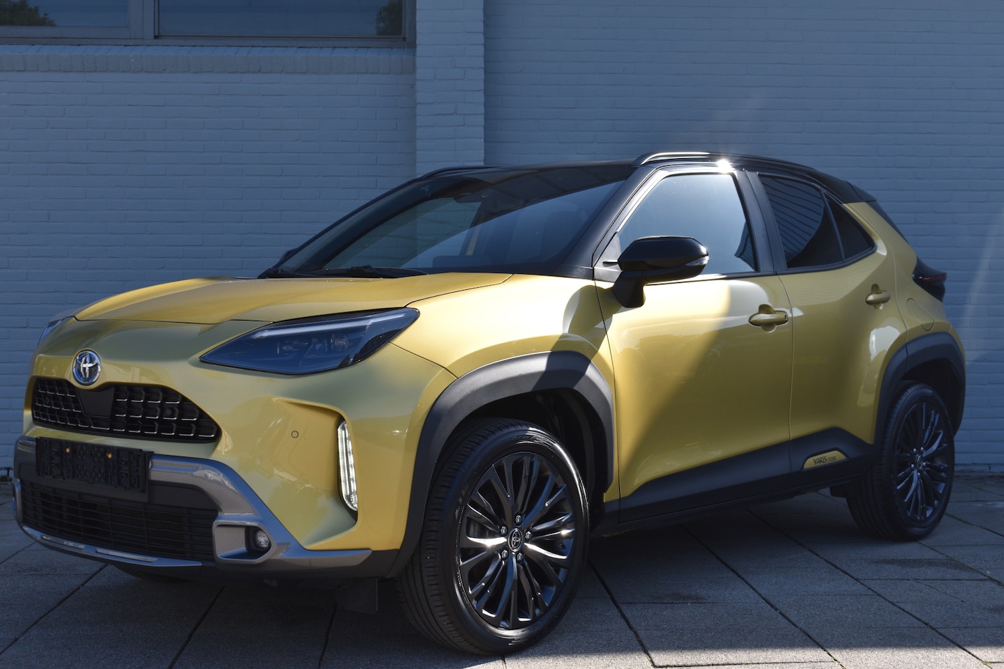 Toyota Yaris Cross - 1.5 Hybrid Adventure Limited Automaat 116pk | Parkeersensoren | LED-koplampen | Apple Carp - AutoWereld.nl