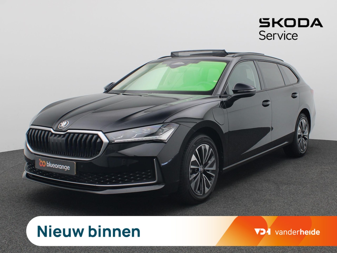 Skoda Superb Combi - 1.5 TSI PHEV Business Edition 204PK DSG Panoramadak, Canton Audio, Virtual Pedal, 17" LM V - AutoWereld.nl
