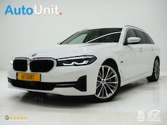 BMW 5-serie Touring - 530e High Executive | Leder | Trekhaak | Harman/Kardon | 360 | HUD | Memory | Sfeerlicht |