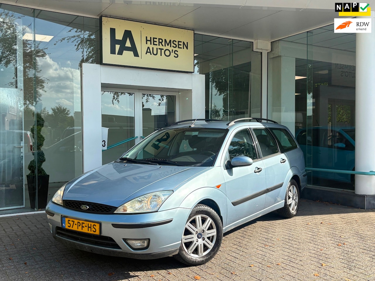 Ford Focus Wagon - 1.6-16V Futura|APK 08-2027|Airco|Trekhaak| - AutoWereld.nl