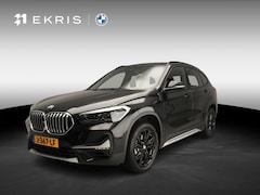 BMW X1 - sDrive20i | LED | Leder | HUD | Trekhaak | Sportstoelen | Stoelverwarming | DAB | Hifi spe