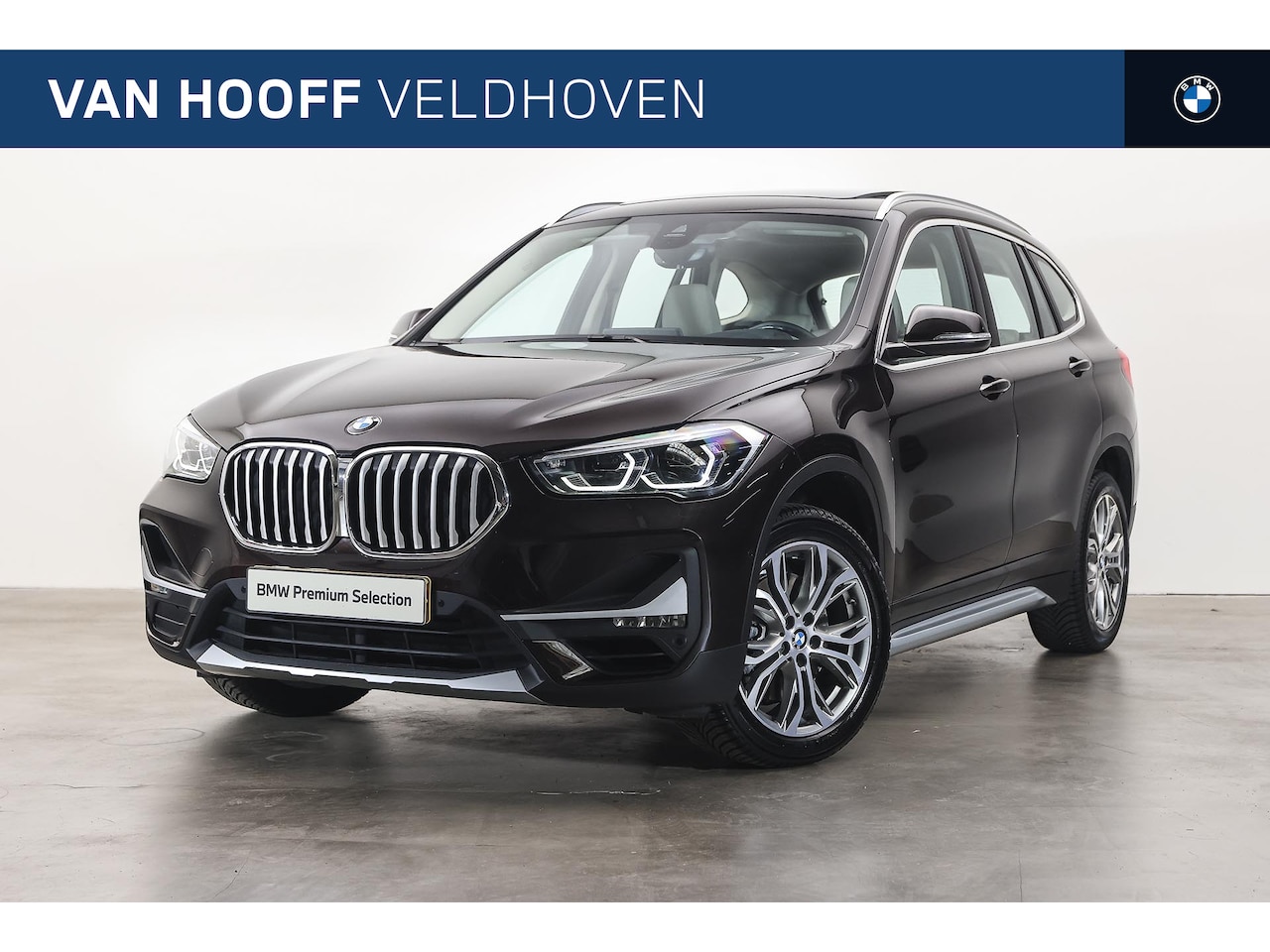 BMW X1 - sDrive20i High Executive xLine Automaat / Panoramadak / Trekhaak / Head-Up / Achteruitrijc - AutoWereld.nl