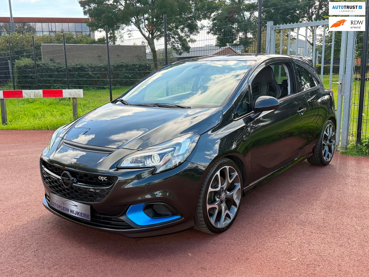 Opel Corsa - 1.6 Turbo OPC 207PK Schaalstoelen Weinig KM!! - AutoWereld.nl