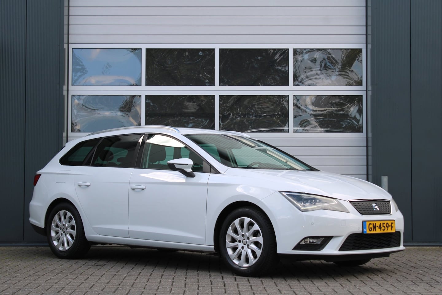 SEAT Leon ST - 1.0 EcoTSI Style Connect Clima/Cruise/Camera/Carplay/Android/PDCv+a/Navi/Bluetooth/LED/Rad - AutoWereld.nl