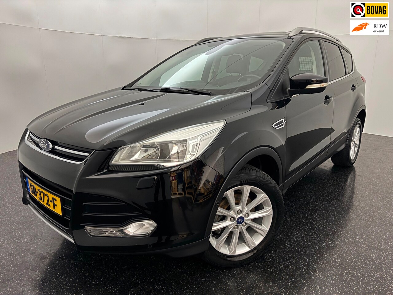 Ford Kuga - 1.5 Titanium Plus Camera/Trekhaak/Pano - AutoWereld.nl