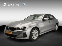 BMW 3-serie - Sedan 320e | LED | Leder | Navigatie | Sportstoelen | Clima | PDC | DAB | Alu 18 inch