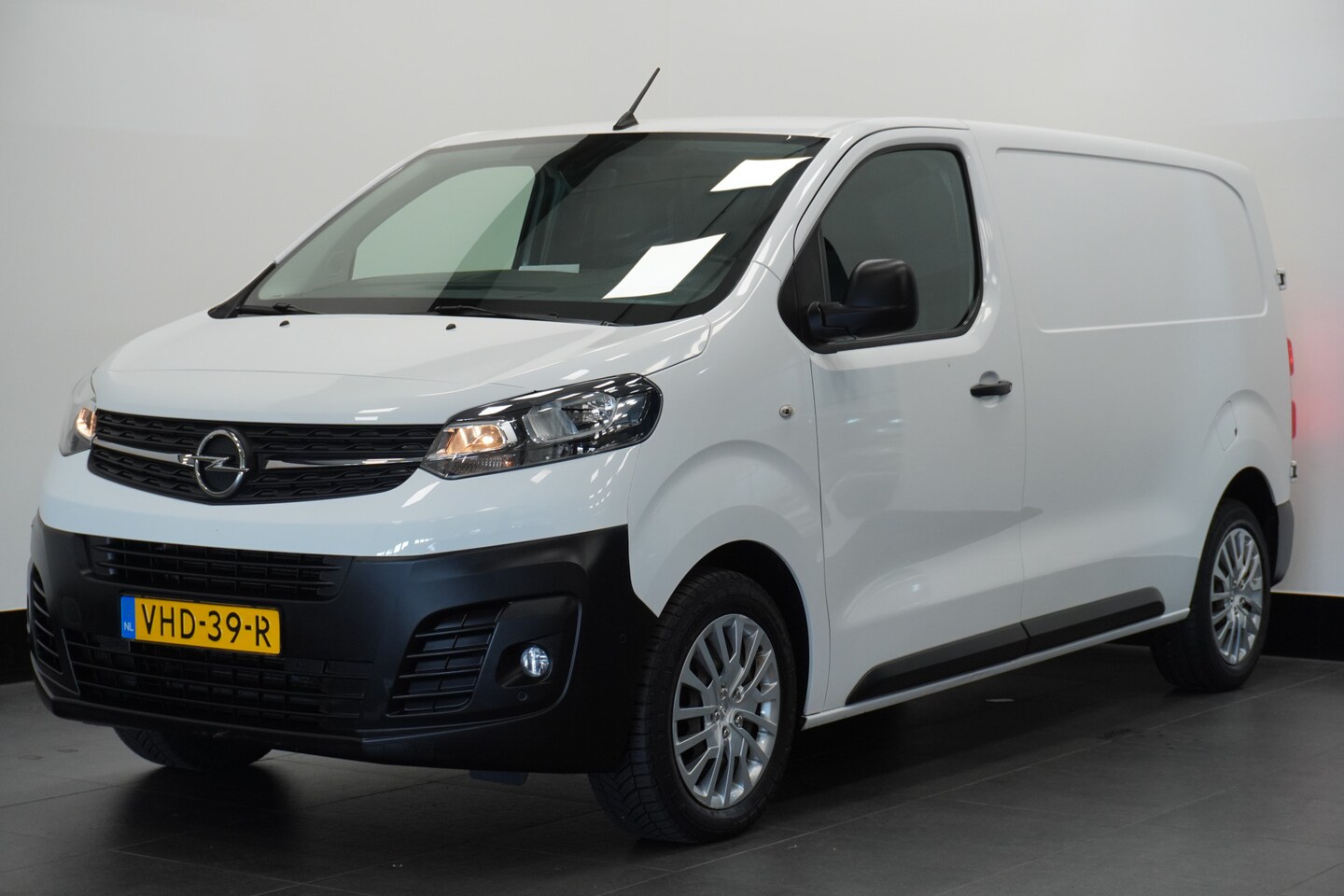 Opel Vivaro - 1.5 CDTI L2 - EURO 6 - Airco - Cruise - PDC - €12.900,- Excl. - AutoWereld.nl