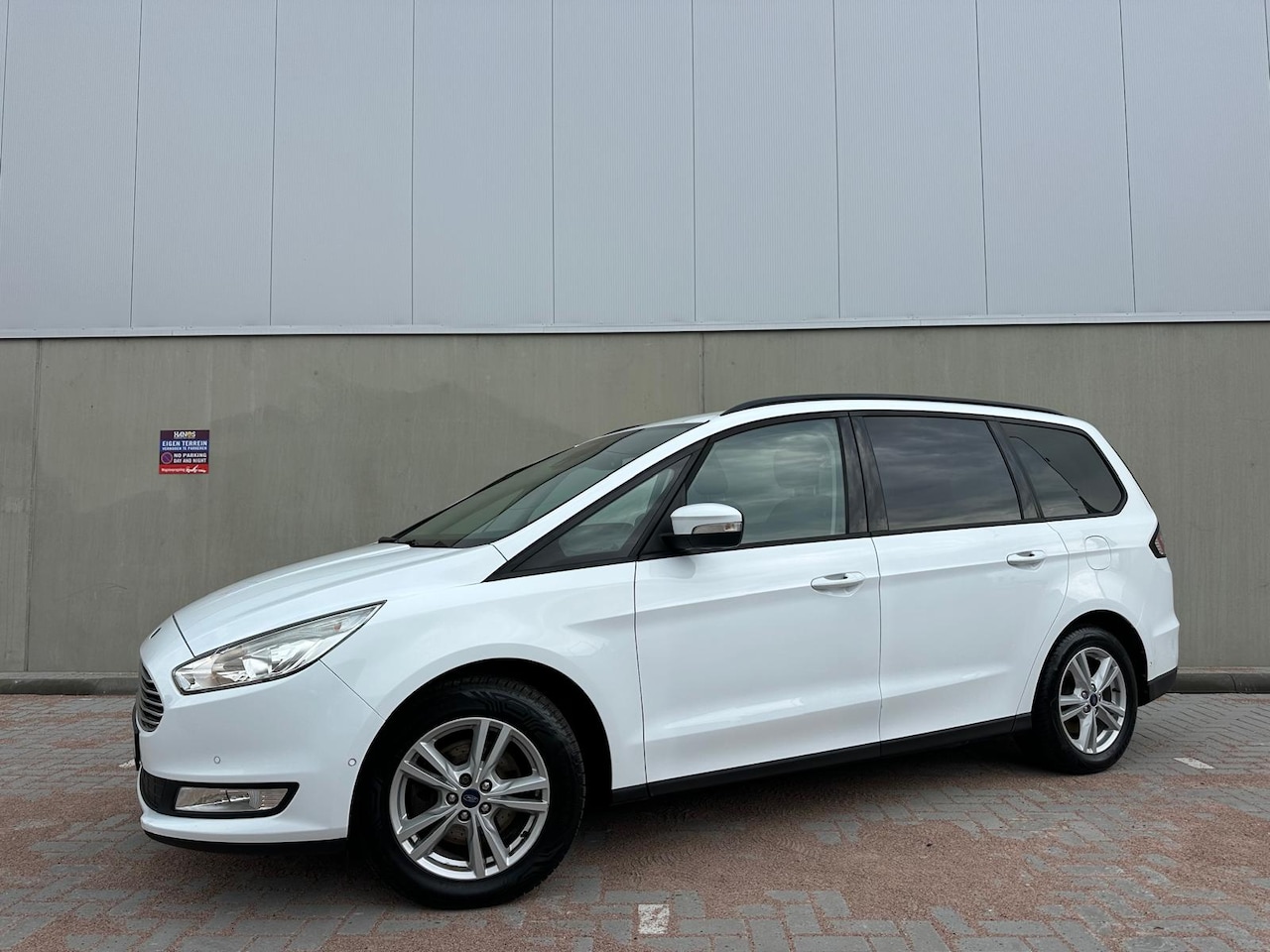 Ford Galaxy - 1.5 Titanium 7Persoons, Climate C, Cruise C, Navigatie!!!! - AutoWereld.nl