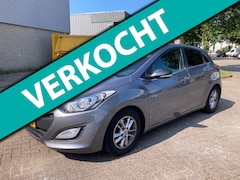 Hyundai i30 - 1.6 GDI Go 135PK 5 deurs NL AUTO NAP Navi l Camera l Cruise l PDC l LED l AIRCO ECC DEALER