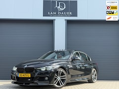 BMW 3-serie - 318i M Sport VIRTUELE COCKPIT / LEDER / CARBON / NAP
