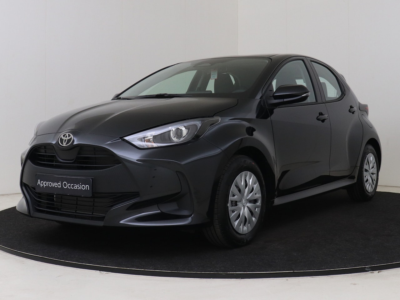 Toyota Yaris - 1.5 Hybrid 115 Comfort zwart - AutoWereld.nl